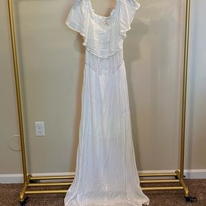 Off-shoulder Entro dress